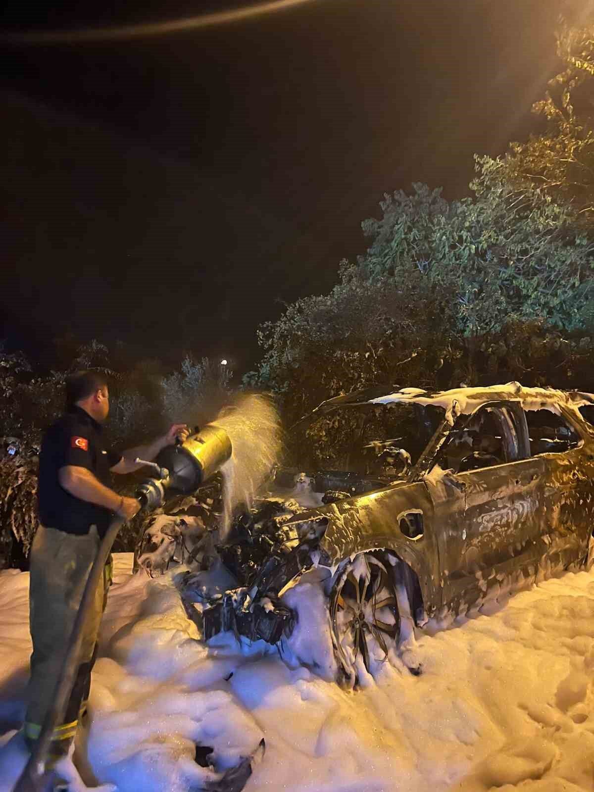 Erdek’te otomobil yangını paniğe neden oldu 13 Bülten Medya -