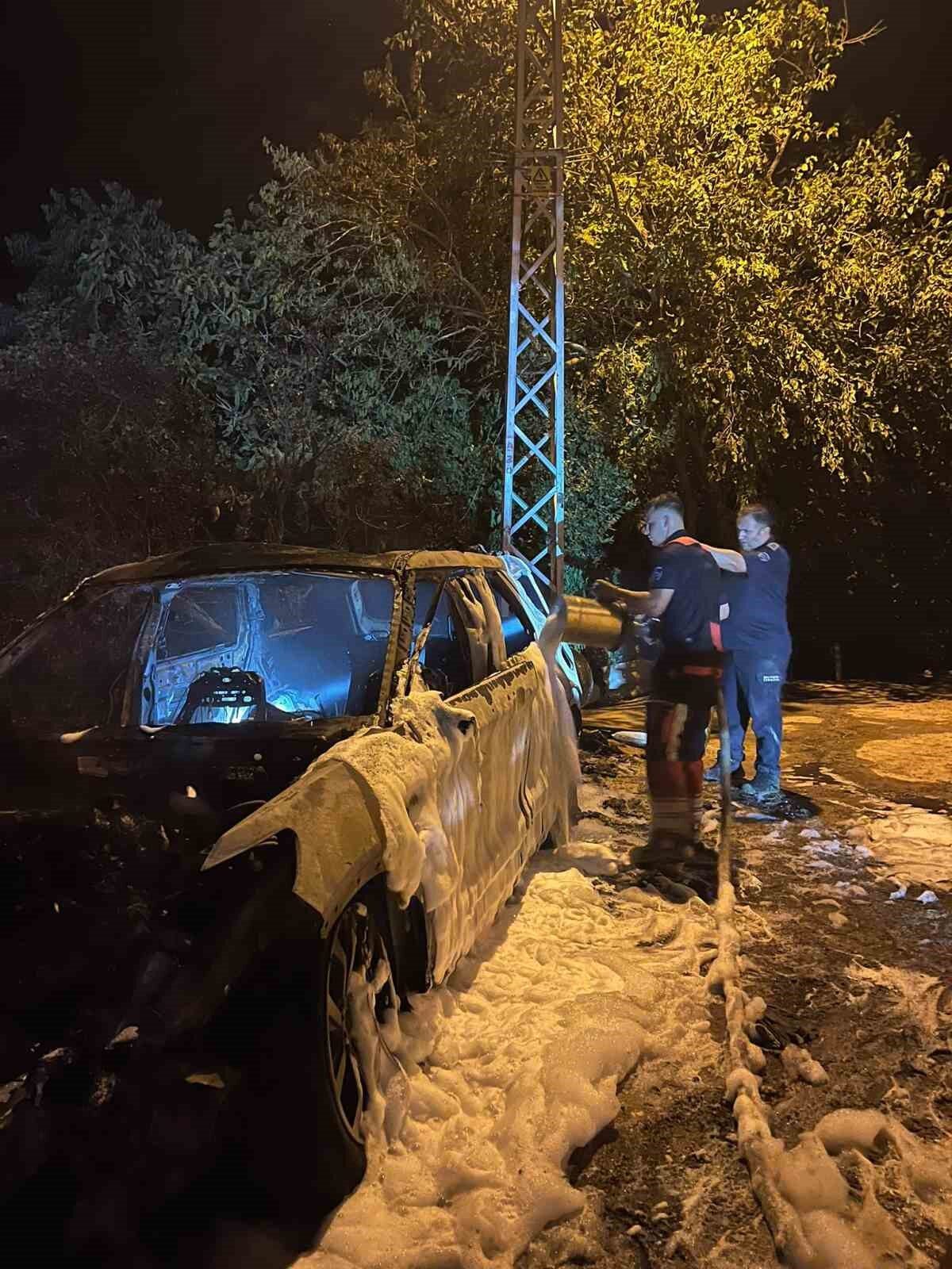 Erdek’te otomobil yangını paniğe neden oldu 15 Bülten Medya -