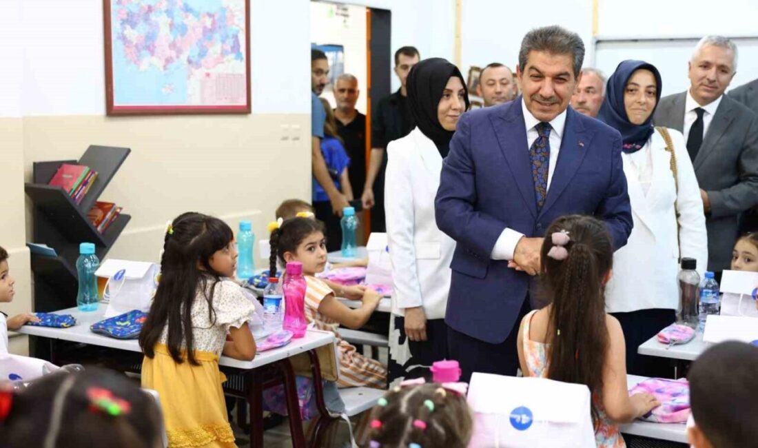 Esenler Belediyesi, ilçede 1. sınıfa başlayan öğrencilere bu yıl da