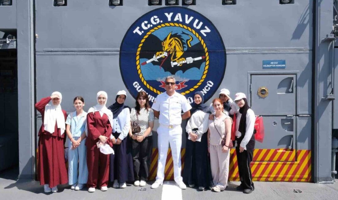 Esenyurt Belediyesi’nden gençlere TEKNOFEST Mavi Vatan gezisi Esenyurt Belediyesi, gençleri dünyanın en büyük havacılık, uzay ve teknoloji