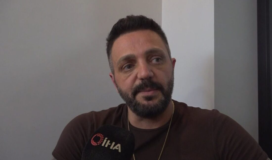 Esenyurt’ta boşanma aşamasındaki karısına hakaret eden şahıs, avukatıyla açıklama yaptı Esenyurt’ta boşanma aşamasındaki eşine küfürler savuran Koray Biber, avukatı ile