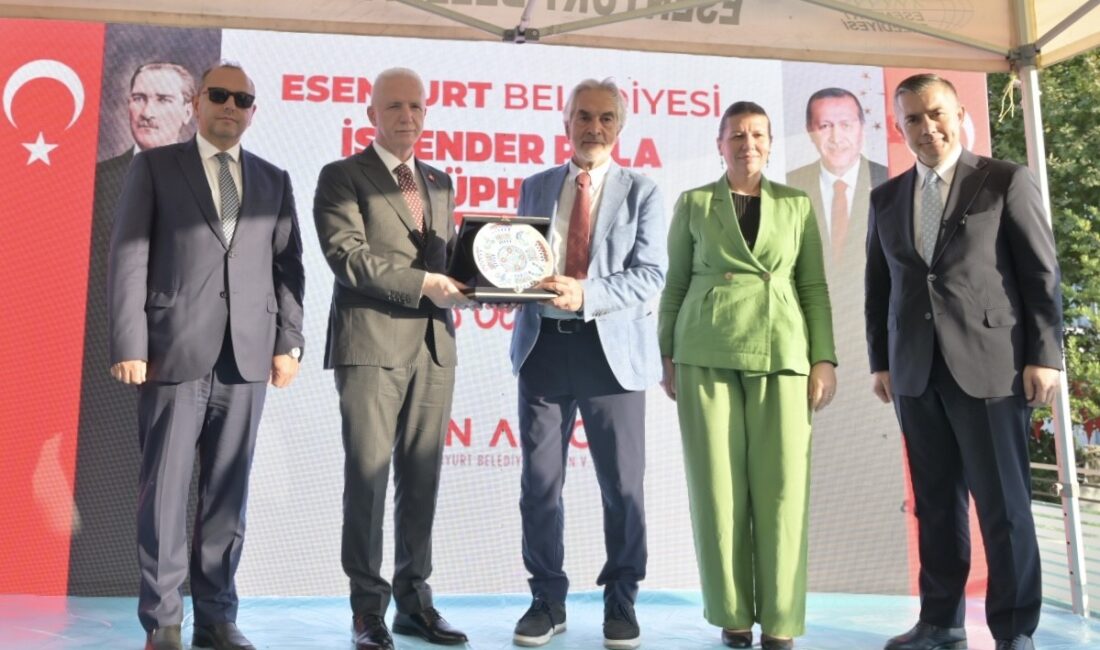 Esenyurt Belediyesi tarafından Akçaburgaz Mahallesi’ne kazandırılan İskender Pala Kütüphanesi ile