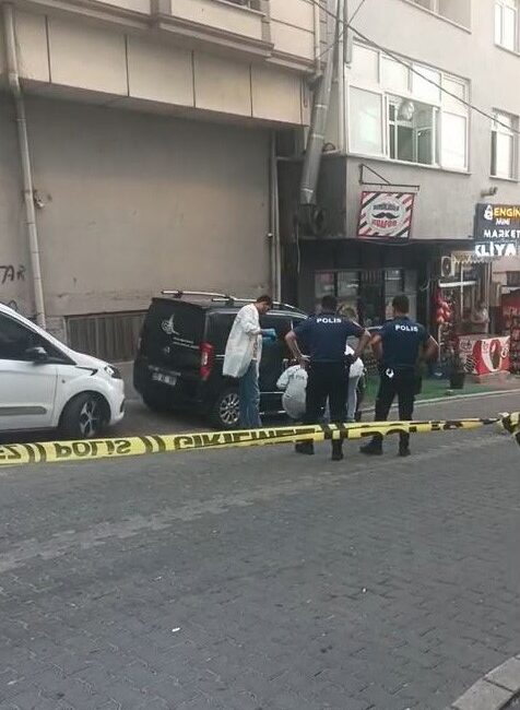 Esenyurt’ta aralarında husumet bulunan iki grup arasında silahlı ve sopalı