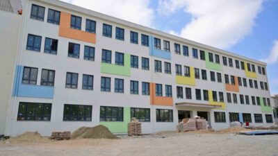 Esenyurt Belediye Başkan Vekili Can Aksoy, ilçede yapımı devam eden
