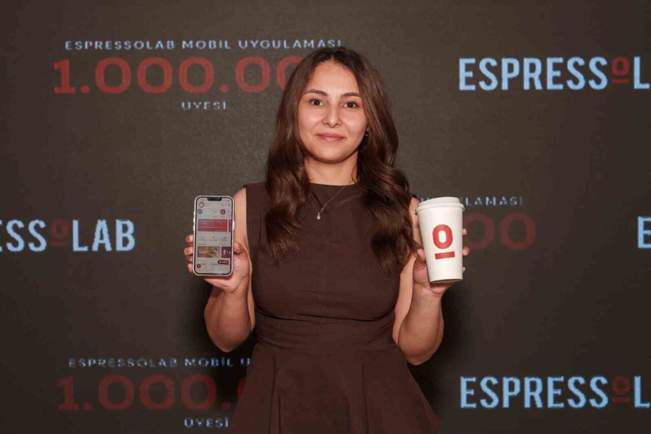 Espressolab’in 1 milyonuncu kullanıcısı ömür boyu ücretsiz kahve hakkı kazandı 4 Bülten Medya -