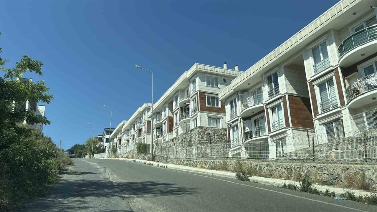 Çöp Eve Dönüştürdü! Tıbbi Atıklar Şaşkına Çevirdi 2 Bülten Medya -