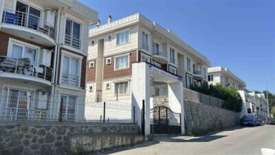 Sakarya'nın Serdivan ilçesinde kiraladığı daireyi çöp eve dönüştüren acil servis