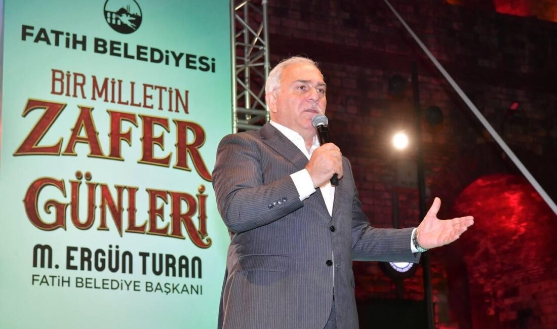 Fatih’te düzenlenen ‘Bir Milletin Zafer Günleri’ programı İstanbul Valisi Davut