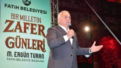 Fatih’te düzenlenen ‘Bir Milletin Zafer Günleri’ programı İstanbul Valisi Davut