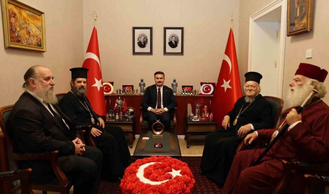 Fener Rum Patriği Bartholomeos’tan Gökçeada Kaymakamı Acar’a ziyaret Fener Rum Patriği Bartholomeos, İskenderiye Patriği Theodore, Arnavutluk Başpiskoposu Loannis,