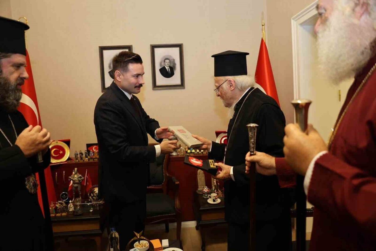 Fener Rum Patriği Bartholomeos’tan Gökçeada Kaymakamı Acar’a ziyaret 12 Bülten Medya -