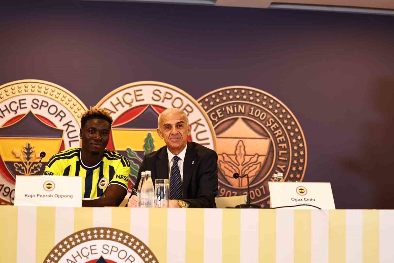 Fenerbahçe, Kojo Peprah Oppong için imza töreni düzenledi 21 Bülten Medya -