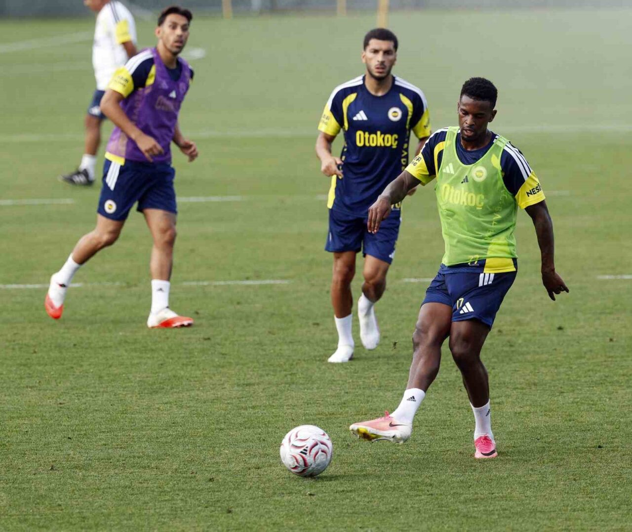 Fenerbahçe, Sturm Graz maçı hazırlıklarını sürdürdü 16 Bülten Medya -