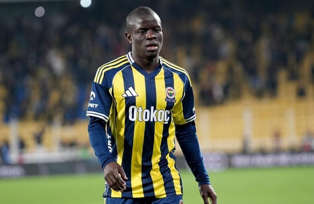 Fenerbahçe’de N’Golo Kante UEFA kadrosuna eklendi Fenerbahçe’nin Sturm Graz ile oynayacağı maç öncesi UEFA’ya bildirdiği kadroya