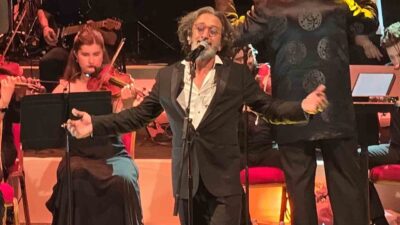 Bursa’da 64. Uluslararası Bursa Festivali Kapsamında Açıkhava Tiyatrosu’nda sahne alan