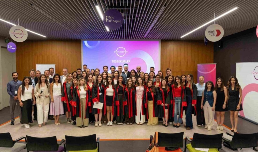 FutureFem üçüncü dönemini tamamladı Zorlu Enerji’nin genç kadınları çalışma hayatıyla tanıştırmak ve kariyer yolculuklarını