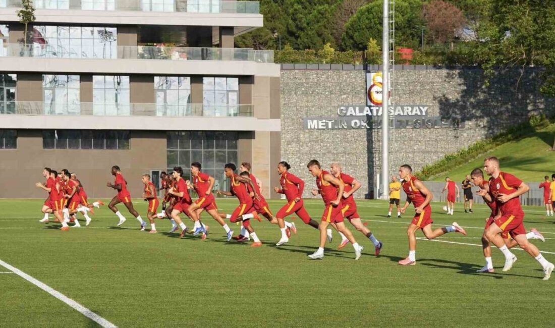 Galatasaray, yeni sezon hazırlıklarını sürdürdü Galatasaray, yeni sezon hazırlıklarını bugün yaptığı antrenmanla sürdürdü. Kemerburgaz Metin