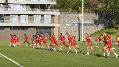 Galatasaray, yeni sezon hazırlıklarını bugün yaptığı antrenmanla sürdürdü. Kemerburgaz Metin