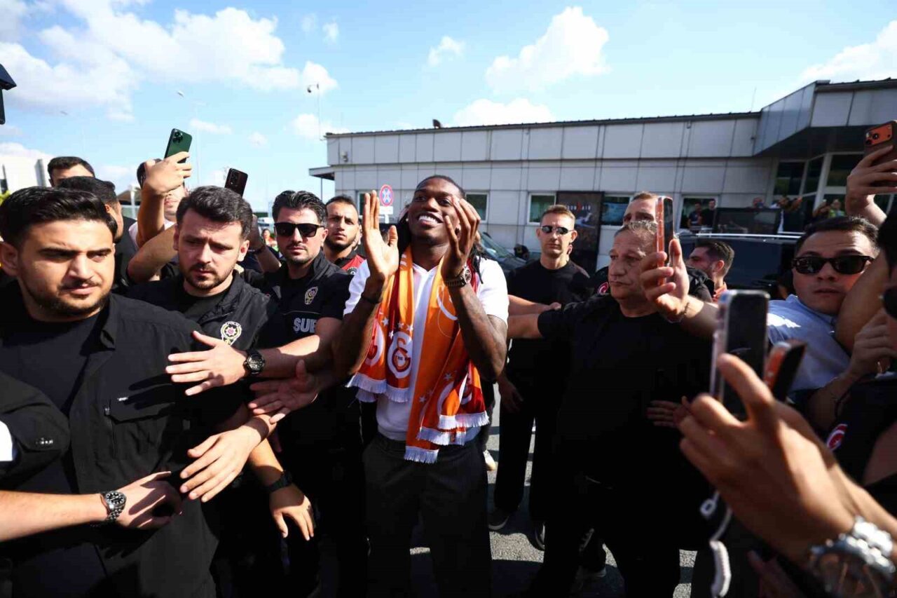 Galatasaray’ın yeni transferi Rafael Leao İstanbul’da 52 Bülten Medya -