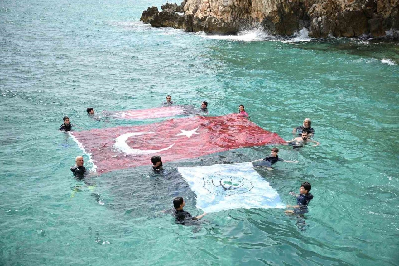 Gaziosmanpaşa Belediyesi Saros Körfezi’nde Türk bayrağı dalgalandırdı 11 Bülten Medya -