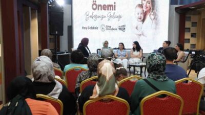 Gaziosmanpaşa’da yeni doğum yapan ve gebe annelere yönelik düzenlenen ’Anne