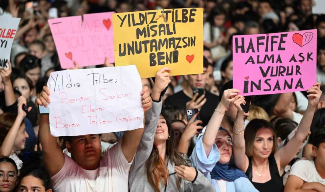 Gaziosmanpaşa’da Yıldız Tilbe, İstiklal Marşı’nı 200 bin kişiyle okudu Gaziosmanpaşa Belediyesi, 30 Ağustos Zafer Bayramı’nın 104. yıl dönümü dolayısıyla