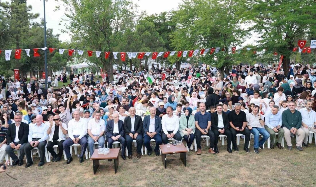 Gebze’de 13 bin 500 öğrencinin eğitim aldığı yaz okulları sona erdi Gebze’de yaklaşık 13 bin 500 öğrencinin dini, milli, kültürel ve