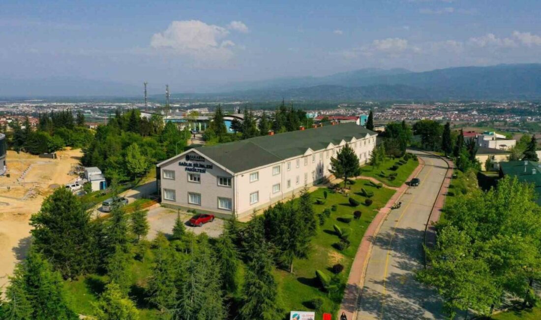Geleceğin sağlık çalışanları saha ve hastane eğitimiyle yetişecek Sakarya Üniversitesi Sağlık Bilimleri Fakültesi, 2026-YKS tercih döneminde Hemşirelik ve