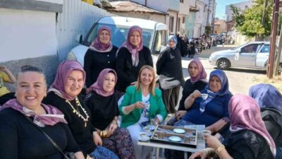 Bilecik’te gelin almaya gelen konvoyun önünü keserek sokak ortasında tavla