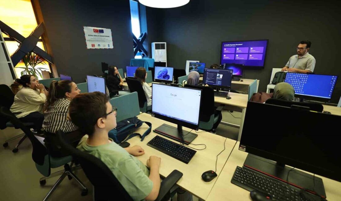 Genç Atölye’de ilk hafta heyecanı tamamlandı Sakarya’da düzenlenen Genç Atölye’de ilk hafta eğitimleri, Geleneksel Sanatlar ve