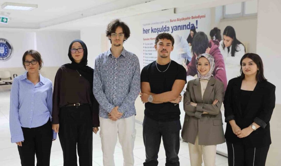 Gençler Büyükşehir’le üniversiteli oldu Bursa Büyükşehir Belediyesi tarafından eğitimde fırsat eşitliğine katkı sunmak amacıyla