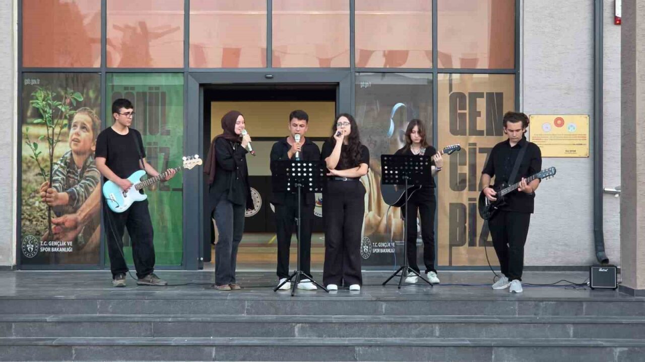 Gençlik ve Spor Festivali renkli görüntülere sahne oldu 20 Bülten Medya -