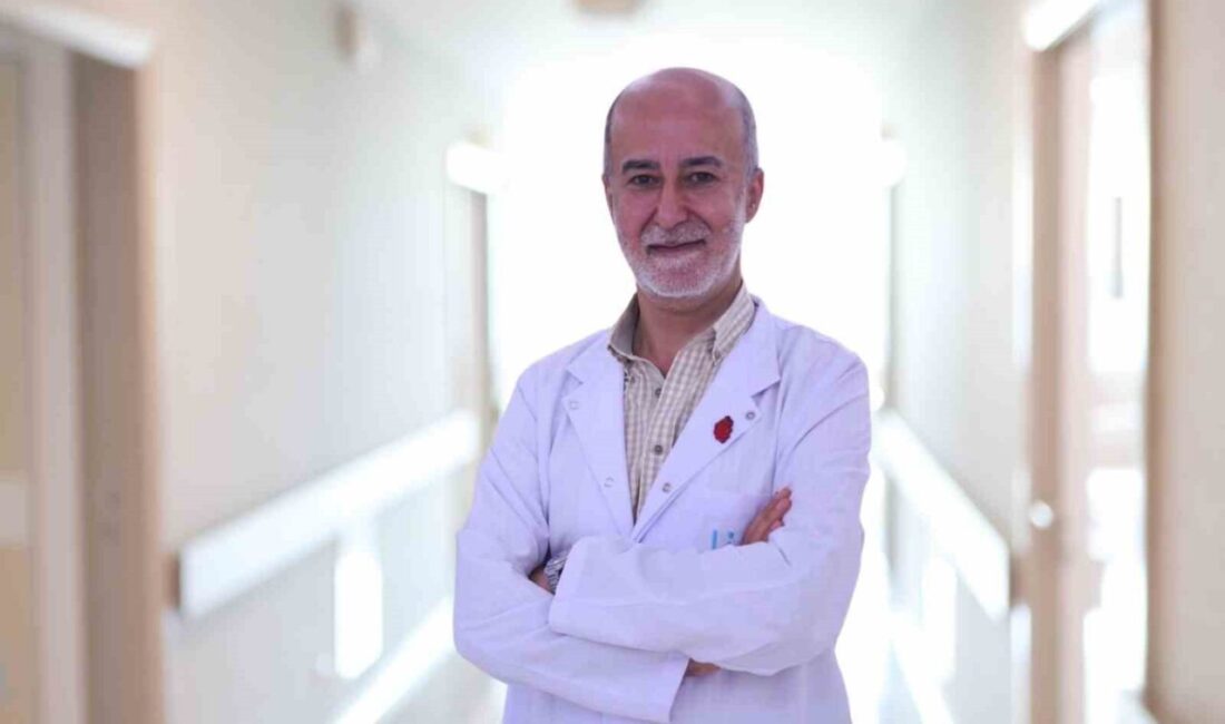 ’’Göğüs ağrısı her zaman kalp krizi değil’’ Göğüs ağrısının nedeninin yalnızca belirtilere bakılarak belirlenemeyeceğini vurgulayan Op. Dr.