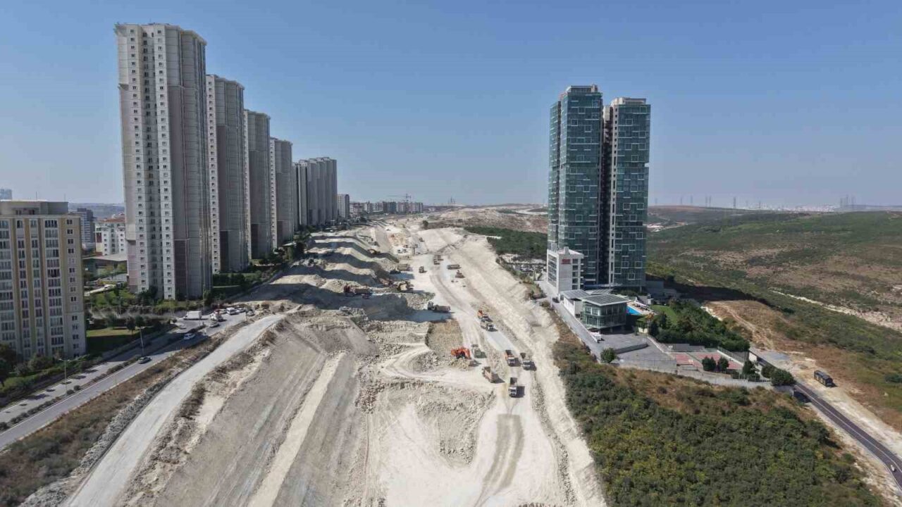 Gökdelenler arasında yüzlerce iş makinesi İstanbul’a nefes aldıracak yol için çalışıyor 18 Bülten Medya -