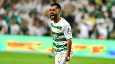Bursaspor Teknik Direktörü Mustafa Er, antrenman öncesinde basın mensuplarına yaptığı