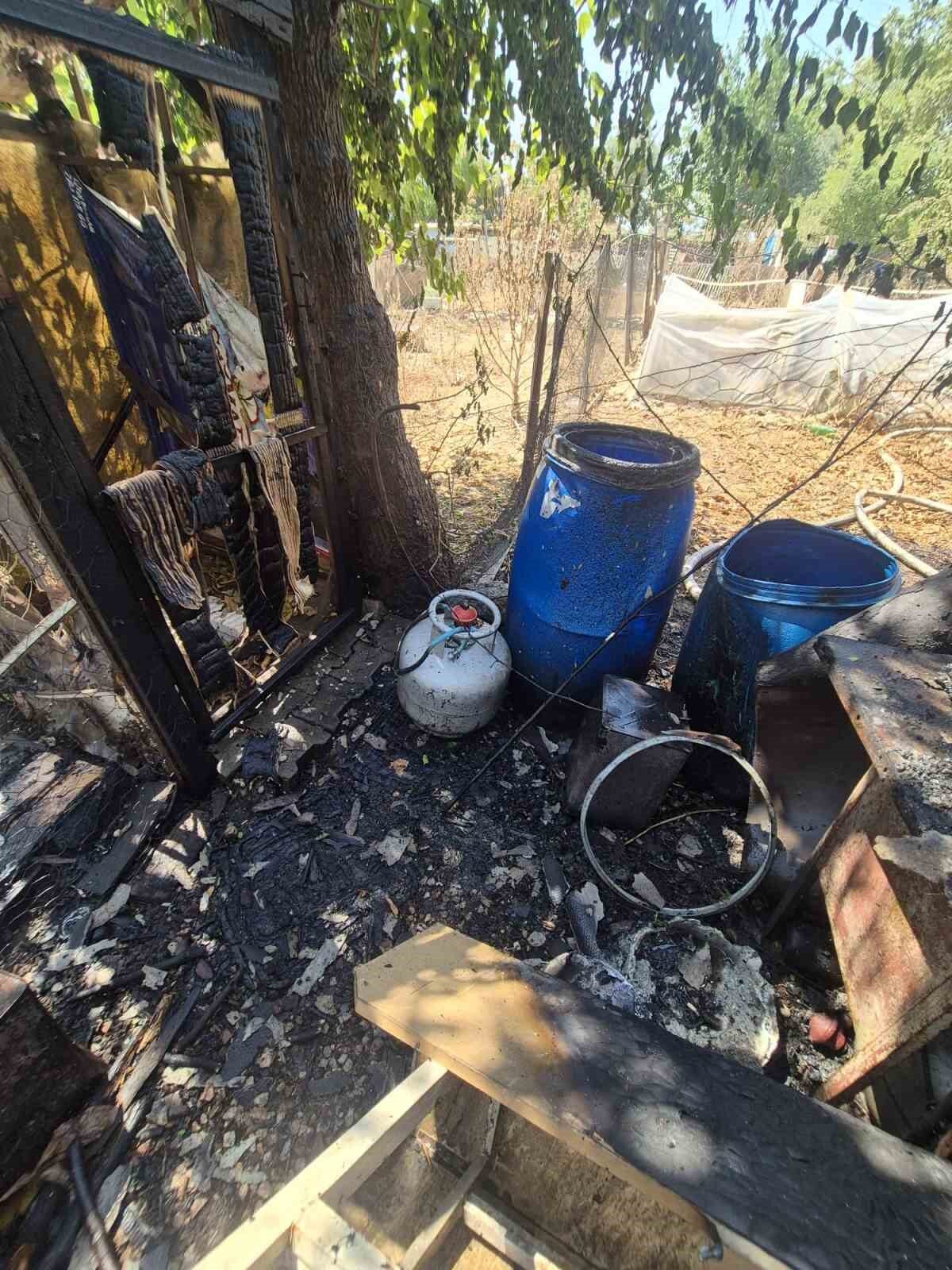 Gönen’de baraka yangını 20 Bülten Medya -