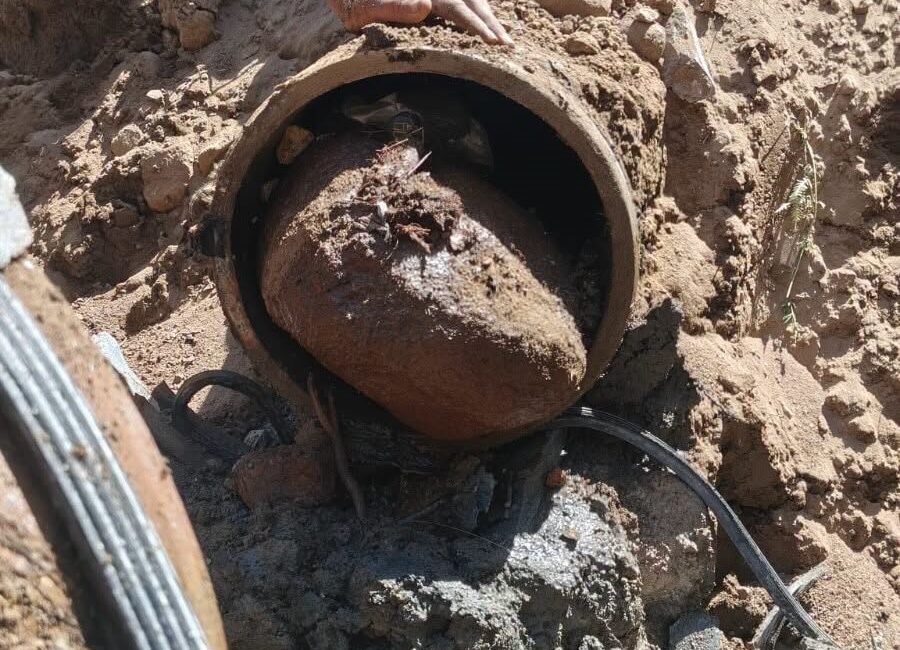 Gönen’in ana su hattından 15 yıl sonra kaya çıktı Balıkesir’in Gönen ilçesinde içme suyunun ana iletim hattında yürütülen çalışma