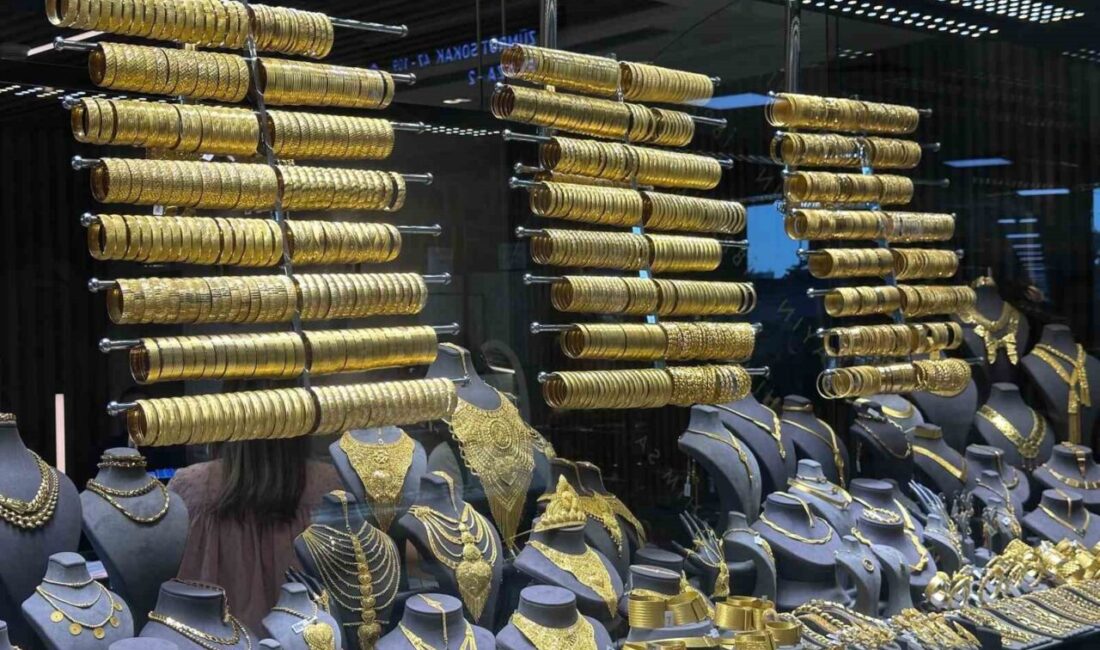 Gram altın 4 ay sonra yeniden 7 bin lirayı aşarken,