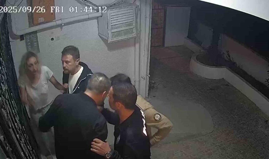 Güllü’nün öldüğü geceye ilişkin yeni görüntüler ortaya çıktı Yalova’nın Çınarcık ilçesinde sanatçı Güllü’nün hayatını kaybettiği olayın ardından binanın