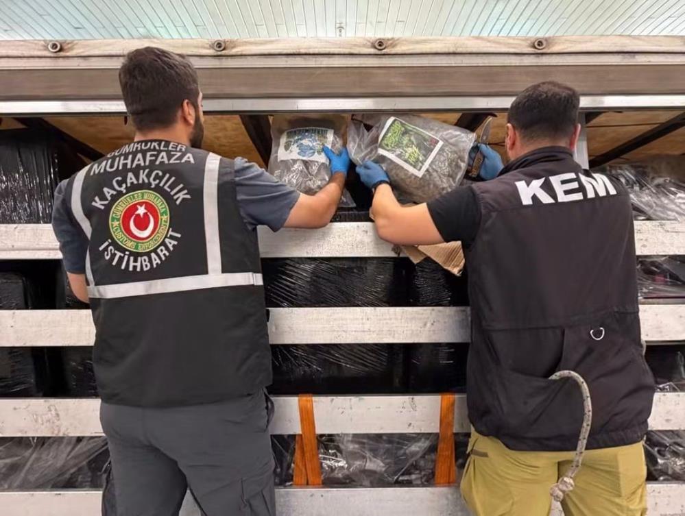 Hamzabeyli’de tırdan çıkanlar şoke etti: 287 kilo esrar! 1 Bülten Medya -