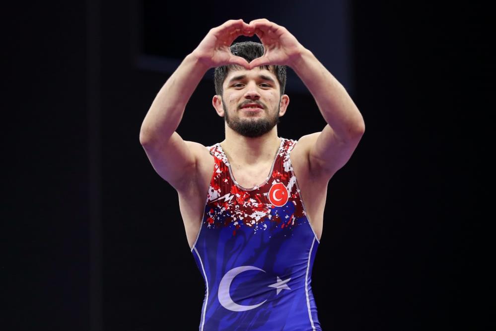  Akdeniz Oyunları’nda serbest stil 57 kiloda mücadele eden milli