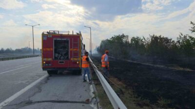 İstanbul-Edirne Otoyolu’nun Havsa kesiminde çıkan anız yangını, otobanı yoğun duman