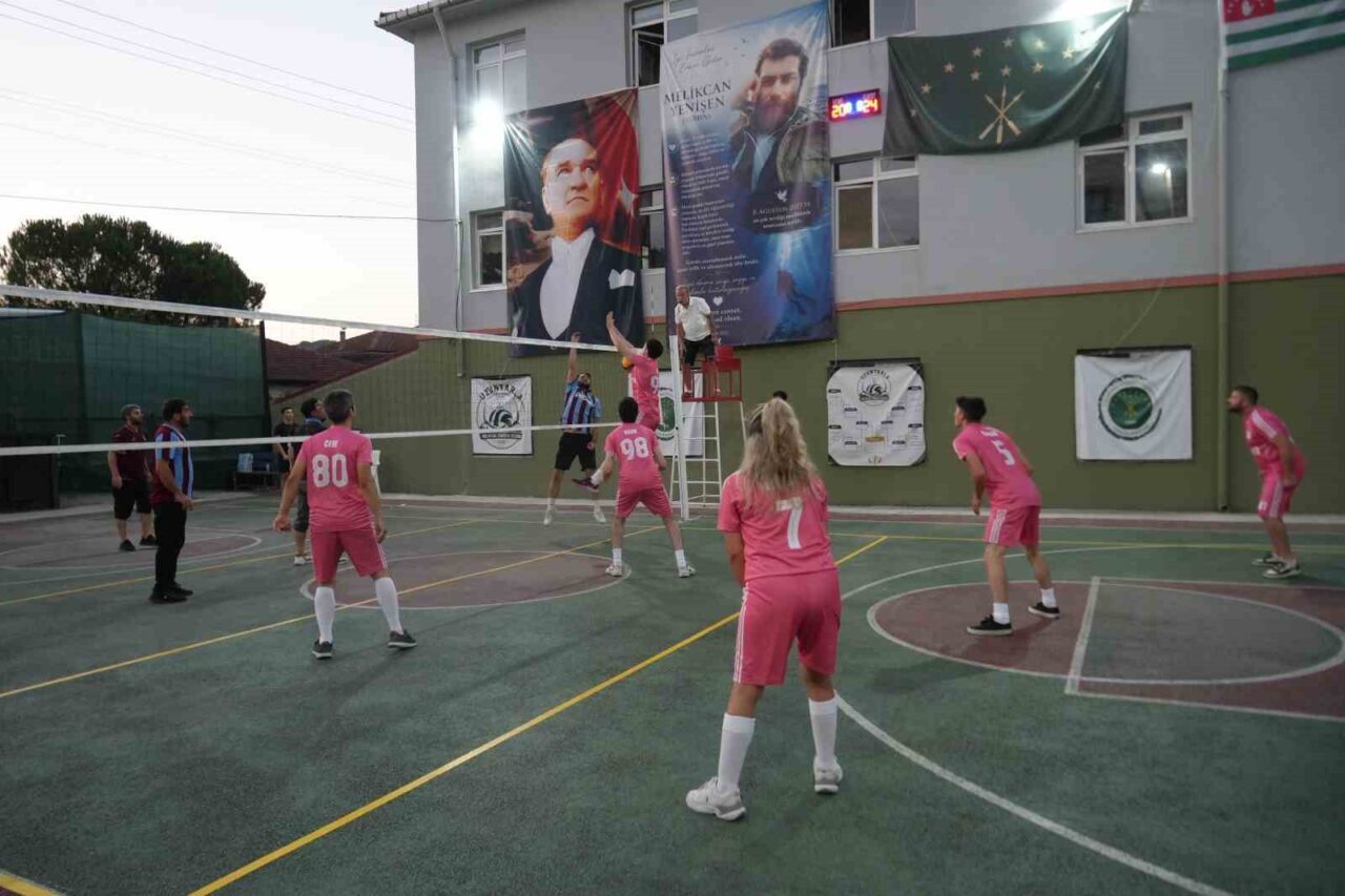 Hayatını kaybeden dalgıç için 12 takım sahaya çıktı 19 Bülten Medya -