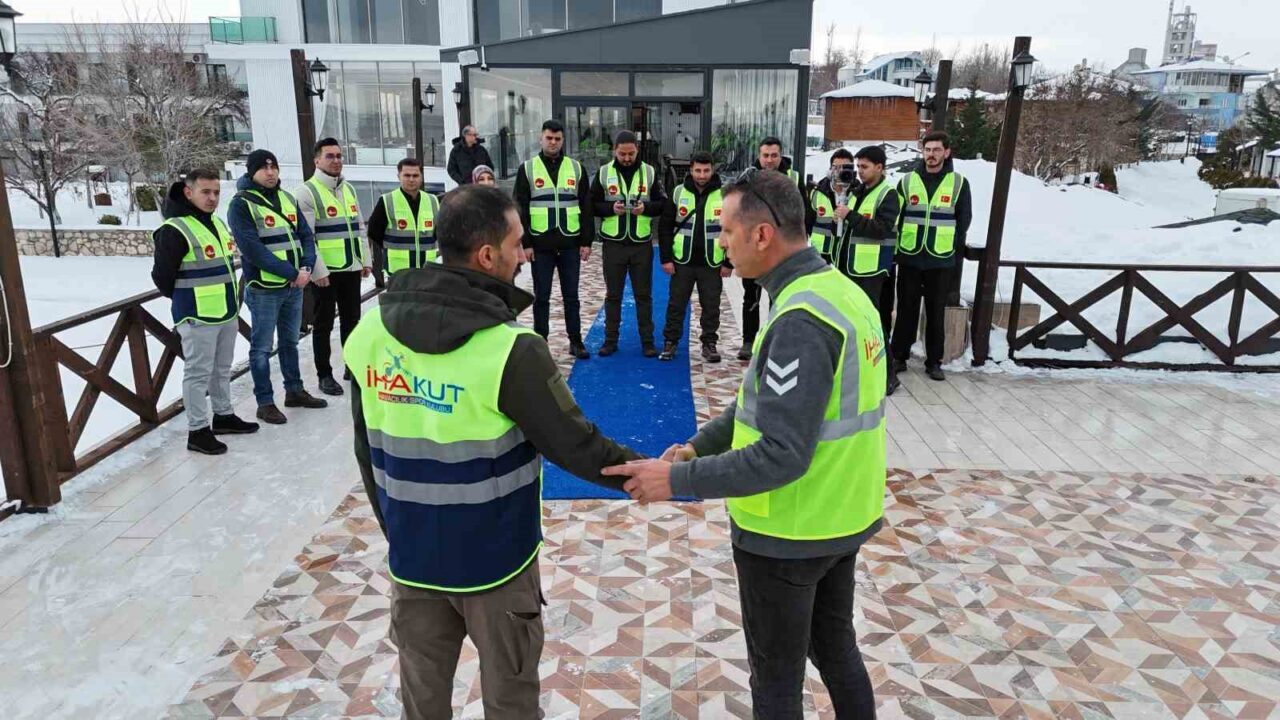 İHAKUT 1 yaşında: 81 ilde 1500’ü aşkın gönüllü droncu sahada 16 Bülten Medya -