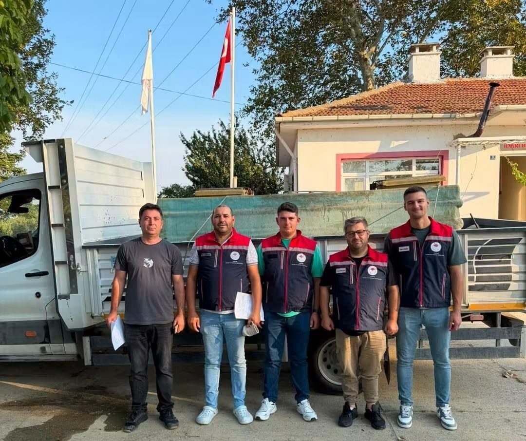 İpsala’da üretilen 2 milyon 324 bin 500 yavru sazan bölge sularıyla buluşuyor 8 Bülten Medya -