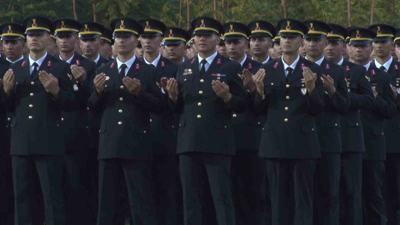 Işıklar Jandarma Astsubay Meslek Yüksekokulu’nda mezuniyet coşkusu 30 Bülten Medya -