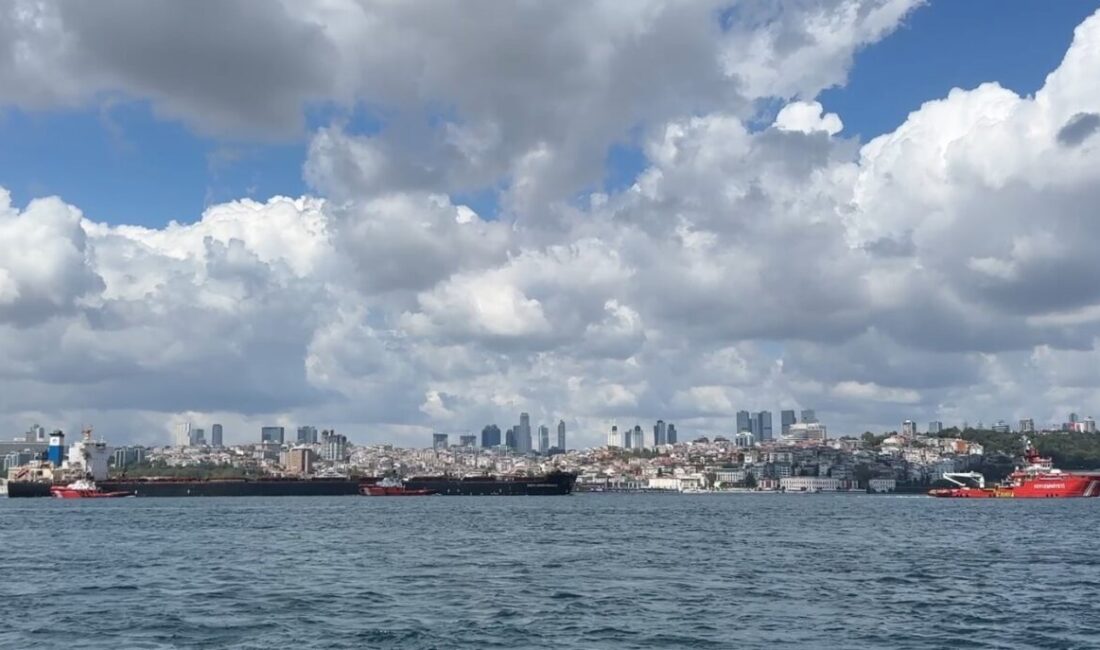 İstanbul Boğazı Liberya bayraklı kuru yük gemisi geçişi nedeniyle transit gemi geçişine kapatıldı İstanbul Boğazı, Liberya bayraklı “Deyi Endurance” isimli 289 metre uzunluğundaki