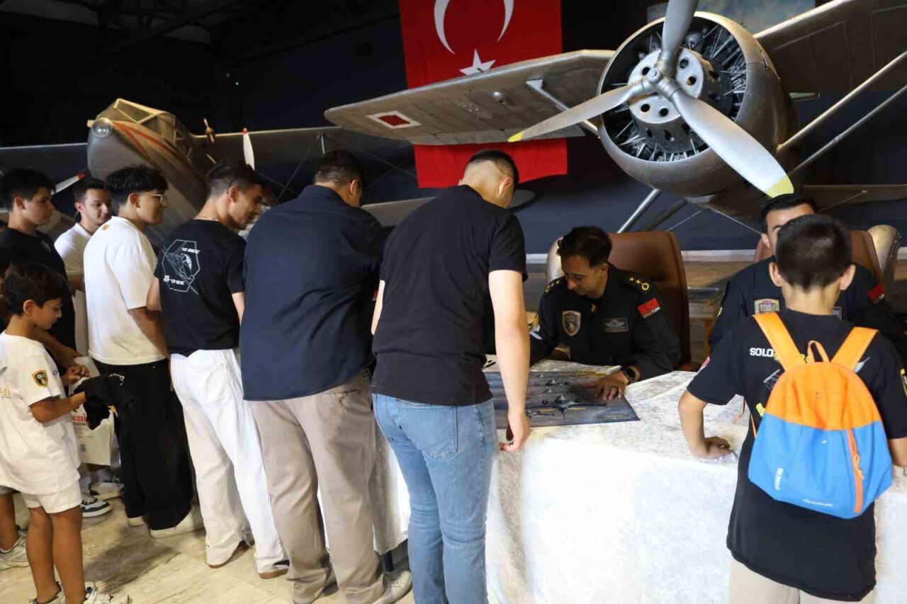 İstanbul Hava Müzesi’nde SOLOTÜRK kuyruğu 35 Bülten Medya -