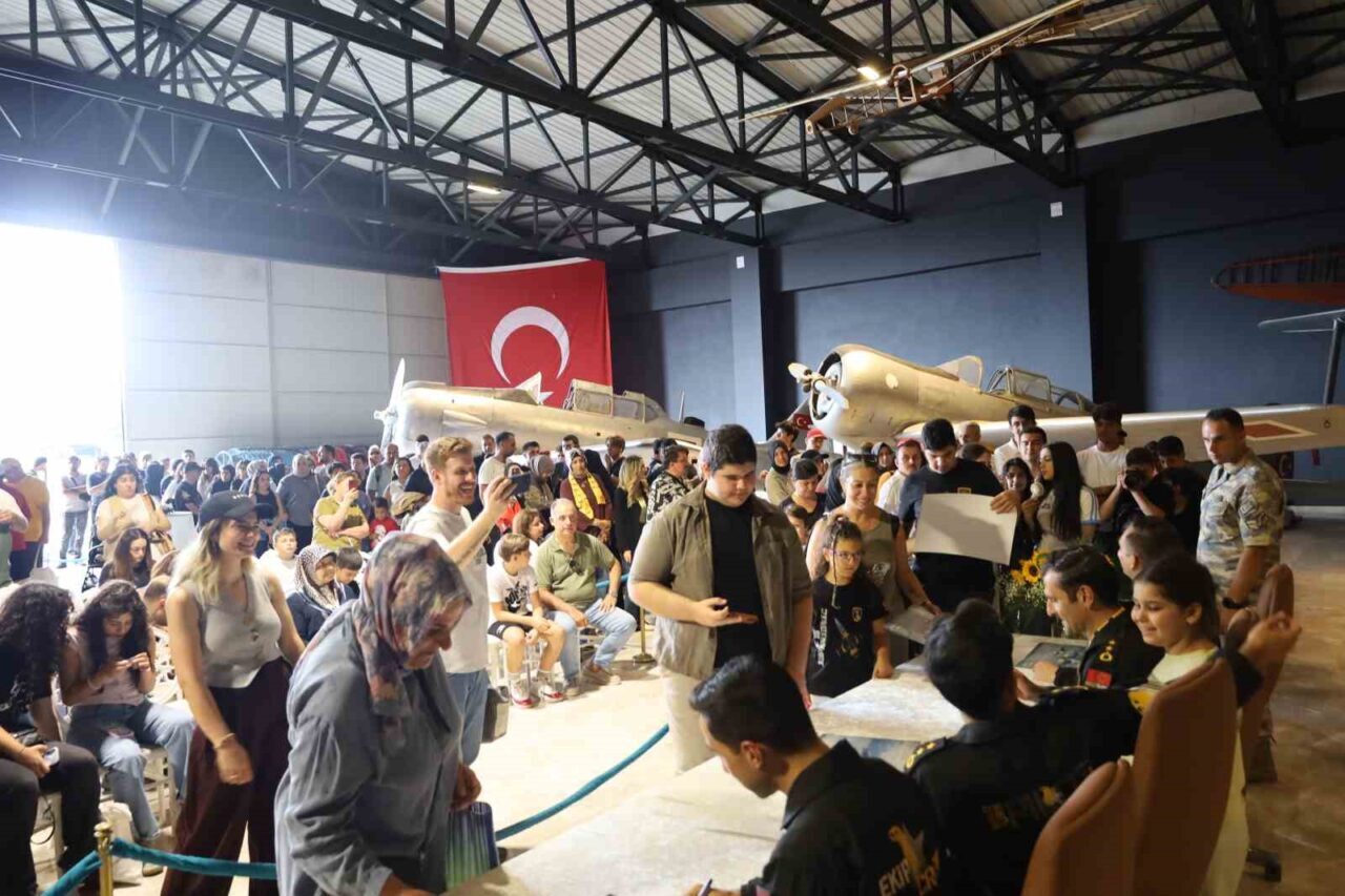 İstanbul Hava Müzesi’nde SOLOTÜRK kuyruğu 33 Bülten Medya -