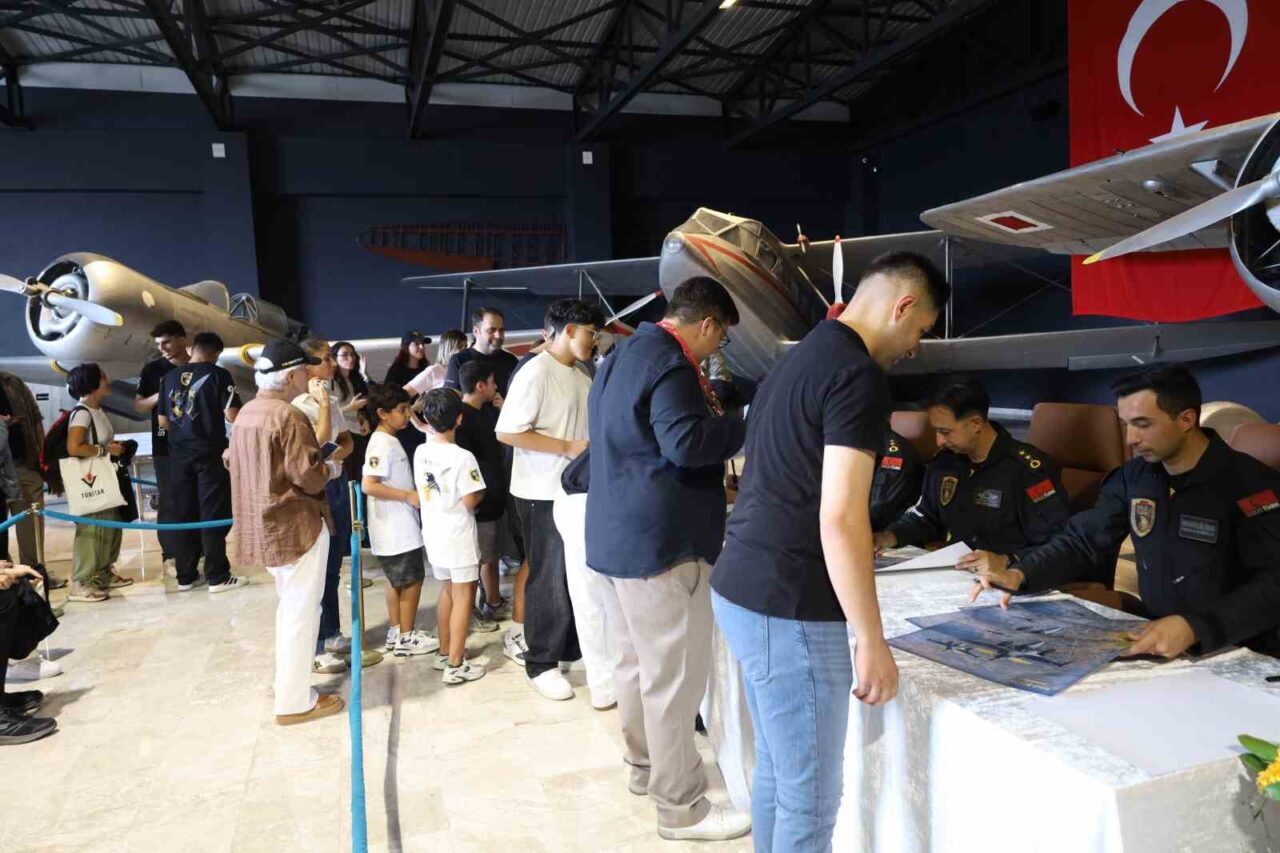 İstanbul Hava Müzesi’nde SOLOTÜRK kuyruğu 36 Bülten Medya -